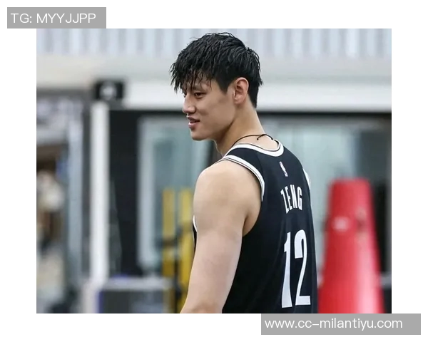 曾凡博NBA中国赛表现平平首战无出手次战坐冷板凳引关注 曾凡博NBA中国赛表现平平首战无出手次战坐冷板凳引关注