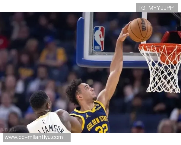 墨菲表现全面却手感不佳17投7中三分球失准仍砍下21分7篮板8助攻